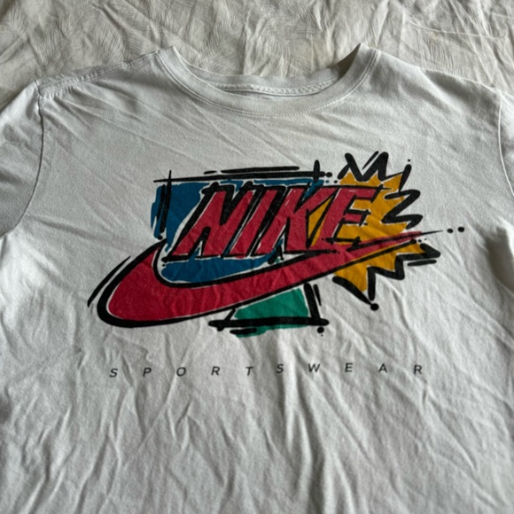 Nike Graphic Tee Shirt - Picture 2 of 5